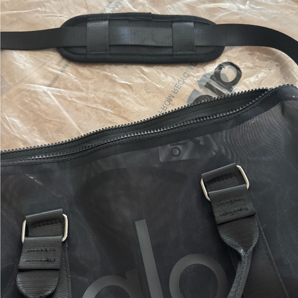 NWT ALO YOGA Sheer Duffle Bag Col:black  $228 - Picture 6 of 9